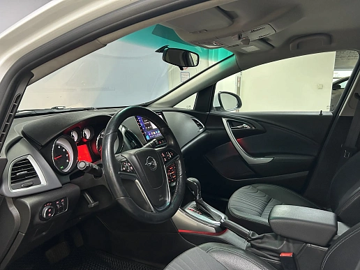 Купить Опель Астра 2014г.