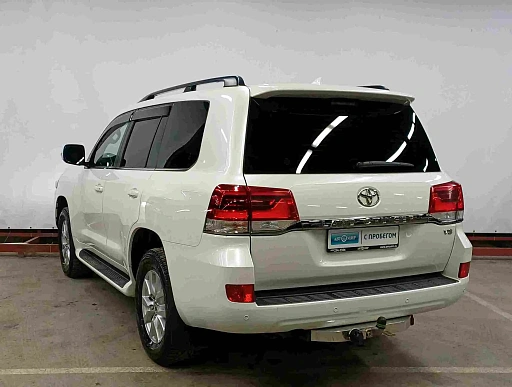 Купить Тойота Ленд Круисер 2017г.