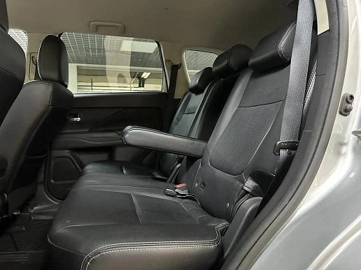 Купить Митсубиси Оутлендер 2017г.