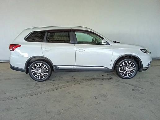 Купить Митсубиси Оутлендер 2017г.