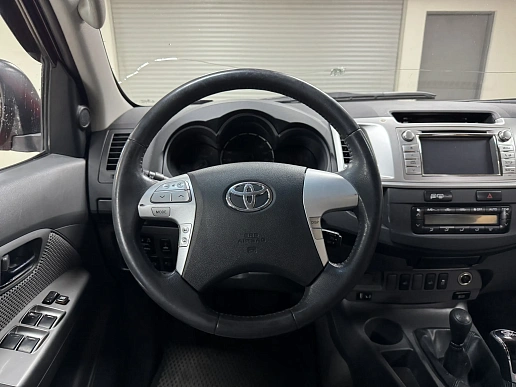 Купить Тойота Хилукс 2012г.