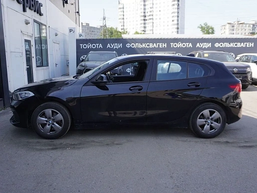 Купить БМВ 1 серия 2020г.