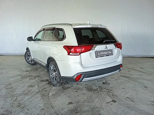 Купить Митсубиси Оутлендер 2017г.