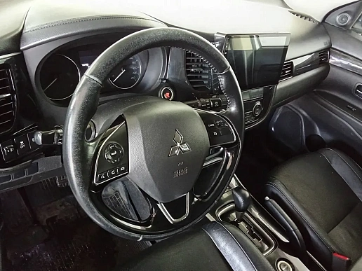 Купить Митсубиси Оутлендер 2017г.