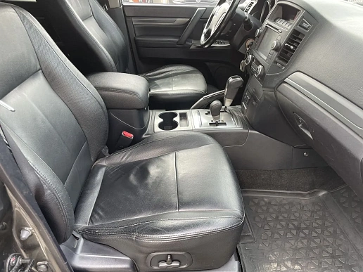 Купить Митсубиси Паджеро 2012г.