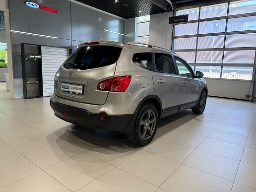 Купить Ниссан Кашкаи+2 2009г.