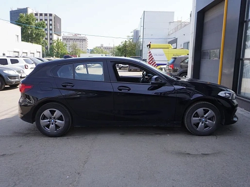 Купить БМВ 1 серия 2020г.