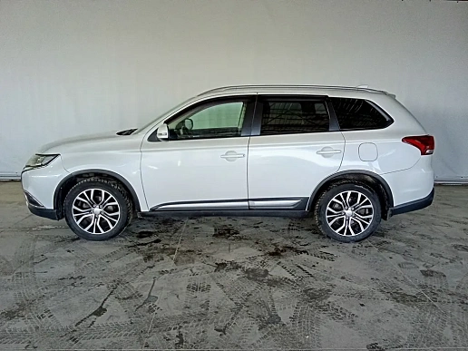 Купить Митсубиси Оутлендер 2017г.