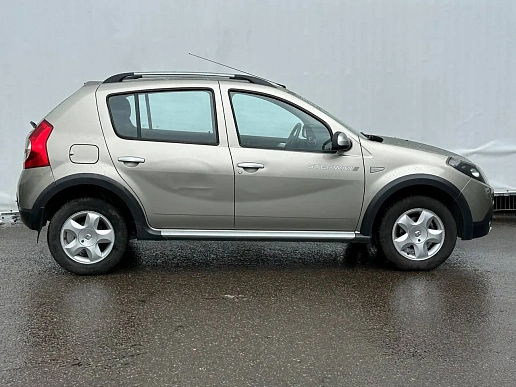 Купить Рено Сандеро 2011г.