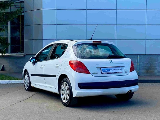 Купить Пежо 207 2009г.