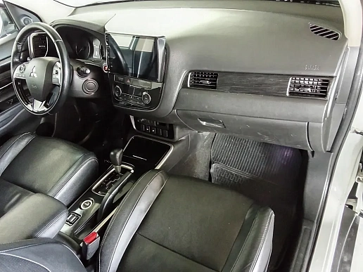 Купить Митсубиси Оутлендер 2017г.