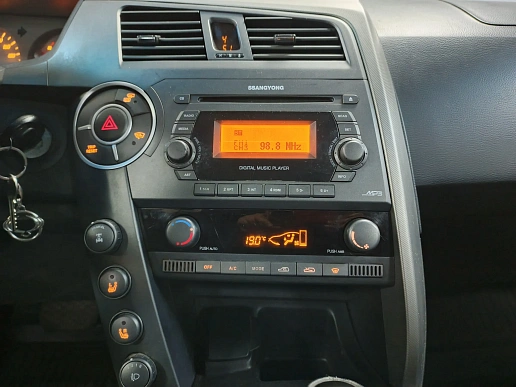 Купить СсанджЁнг Кйрон 2013г.