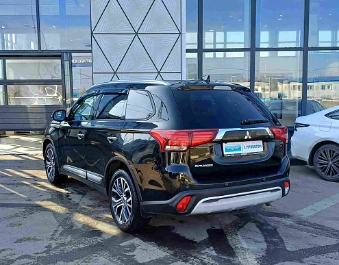 Купить Митсубиси Оутлендер 2021г.