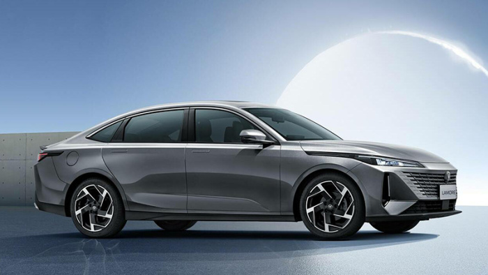 Changan Lamore получил новую мультимедиа для России