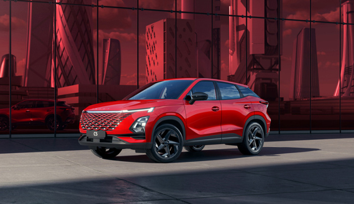 Фастбэк-кроссовер OMODA C5 в лимитированной версии Trendy Red